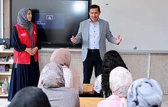 Konya'da çocukların yaz coşkusu: Başkan Kılca atölye çalışmalarına katıldı