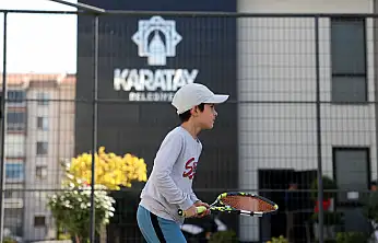 Konya'da Cumhuriyet coşkusu kortlara taşındı