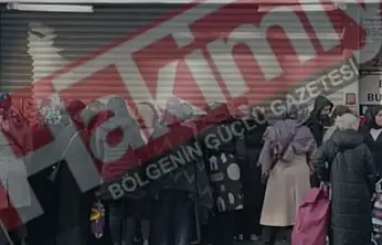 Konya'da dondurucu soğukta indirim mesaisi: Vatandaşlar saatlerce açılışı bekledi!