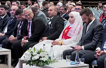 Konya'da düğün ve kongre aynı güne denk geldi: Gelin ve damattan şaşırtan hareket!