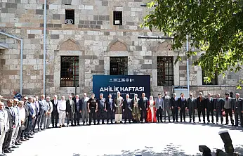 Konya'da esnafın bayramı başladı! Yılın Ahisi belli oldu