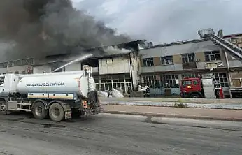 Konya'da fabrika yangınına müdahale eden itfaiyeci şehit oldu