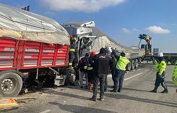Konya'da feci kaza! 4 TIR zincirleme kazaya karıştı: 1 ölü, 2 yaralı