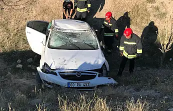 Konya'da feci kaza: Şarampole uçan araçta bebek ve ailesi yaralandı!