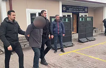 Konya'da film gibi operasyon: Kadın kılığına giren firari yakalandı