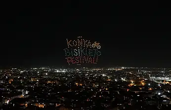 Konya'da geceyi aydınlatan gösteri!