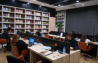 Konya'da gençlere kütüphane ve ücretsiz tablet desteği