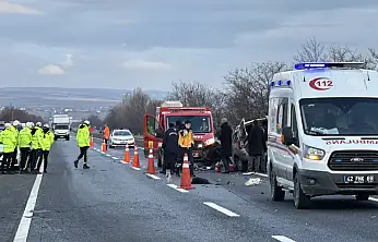 Konya'da hafif ticari araç ile TIR çarpıştı: Fatma Sarıkaya hayatını kaybetti
