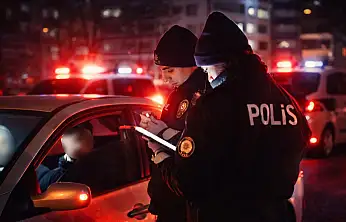 Konya'da huzur, mutluluk onlara emanet: 1842 personel, 287 farklı noktada yılbaşı mesaisinde