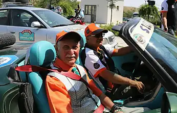 Konya'da huzurevi sakinlerine ralli heyecanı