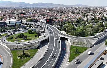 Konya'da iki önemli üst geçit yenilendi! 2 bin 500 ton asfalt kullanıldı