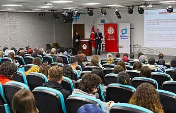 Konya'da iletişim dünyasının temsilcileri gençlere önemli mesajlar verdi