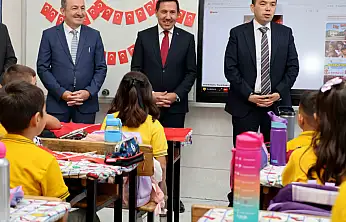 Konya'da  ilk ders heyecanı: Başkan Kılca öğrencilerle buluştu