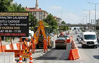 Konya'da işlek noktada yol çalışması: Sürücülere yoğunluk uyarısı