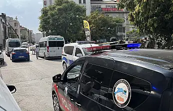 Konya'da husumetliler karşı karşıya geldi! Bıçaklı saldırı kamerada
