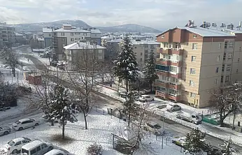 Konya'da kar sevinci: Çocuklar eğlendi, sürücüler zorlandı