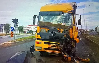 Konya'da kazalar art arda geldi: Ölümden döndüler!