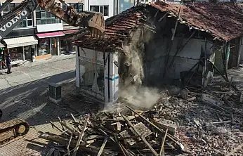 Konya'da kentsel dönüşüm için ilk adım atıldı: Eski yapılar yıkılıyor!