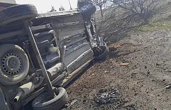 Konya'da kontrolden çıkan kamyonet devrildi