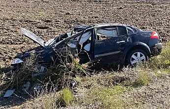 Konya'da kontrolden çıkan otomobil tarlaya uçtu: 1 yaralı