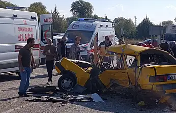 Konya'da korkunç kaza: Otomobil ile hafif ticari araç çarpıştı: 3 ölü, 1 yaralı
