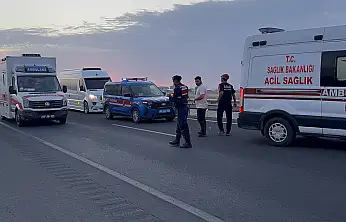 Konya'da kum fırtınası kazaya yol açtı: 7 araç birbirine girdi, 16 kişi yaralandı