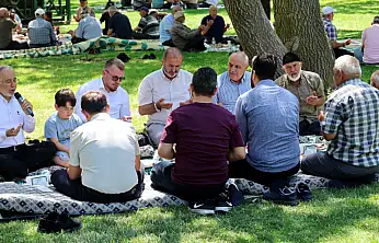 Konya'da Kur'an yarışmasına katılanlara anlamlı ikram