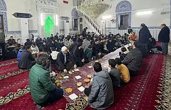 Konya'da manevi uyanış: Öğrenci, veli ve öğretmenler aynı safta!