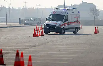 Konya'da nefes kesen ambulans rallisi! 112 ekipleri zamana karşı yarıştı