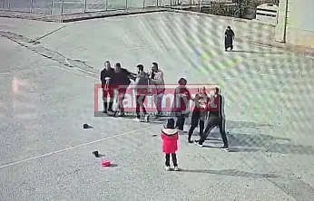 Konya'da okul müdürüne saldırı! O anlar kamerada