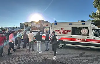 Konya'da otomobil ile 2 TIR çarpıştı: Sürücü araçta sıkıştı