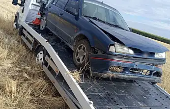 Konya'da otomobil şarampole devrildi: 2 yaralı