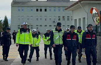 Konya'da özel öğrenciler jandarma ile trafik uygulamasına çıktı!