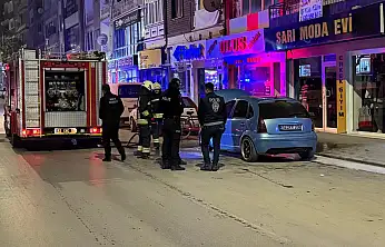 Konya'da park halindeki araç alevlere teslim oldu