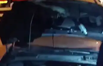 Konya'da park halindeki otomobil alev aldı