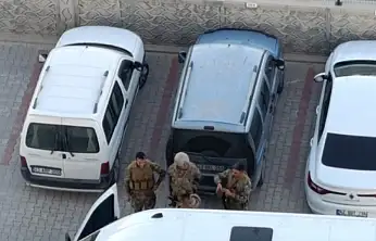 Konya'da şafak baskınıyla gözaltına alınmıştı: Dini örgütle bağlantısı olduğu iddia edildi! Murat Gezenler hakim karşısında