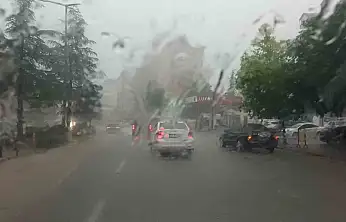 Konya'da sağanak yağış hayatı felç etti!