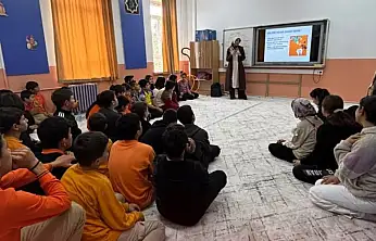 Konya'da sağlıklı gülüşler için okul okul geziyorlar