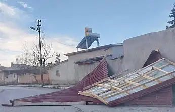 Konya'da şiddetli fırtına yıktı, geçti!