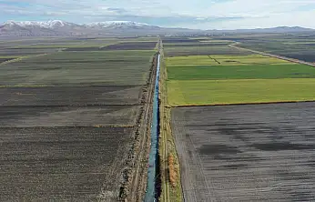 Konya'da sulama verimliliği için kanal temizliği sürüyor