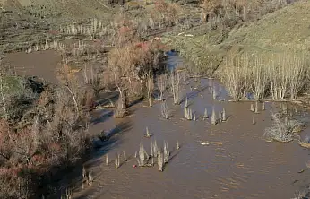 Konya'da taşkın alarmı: Tarım arazileri sular altında kaldı