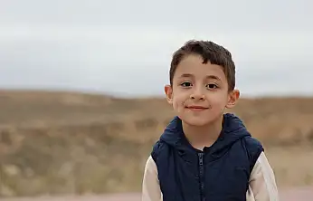 Konya'da tedavi bekleyen küçük Cafer'e İzmirli gönüllüler sahip çıktı