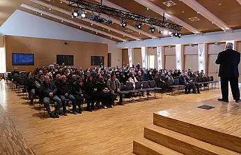 Konya'da Vefa Umresi heyecanı: 10 günlük kutsal yolculuk öncesi seminer verildi