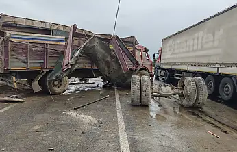 Konya'da yağmur kazayı getirdi: Kamyon dehşet saçtı