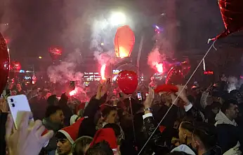 Konya'da yılbaşı coşkusu sokağa taştı!