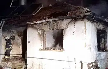 Konya'da yürek yakan son: Annesini kurtarmak için alevlere daldı! Hayatını kaybetti