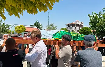 Konya'daki vahşette hayatını kaybeden anne ve kızı son yolculuğuna uğurlandı