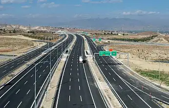 Konya'dan yola çıkacaklar dikkat: Afyonkarahisar yönü trafiğe kapatıldı!