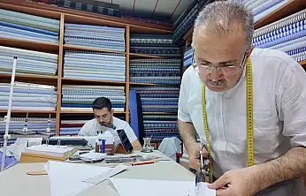 Konya'da üç kuşaktır iğne iplikle kişiye özel hikaye dikiyorlar