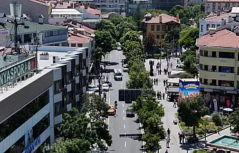 Konya'nın en yoğun caddesi yenilendi